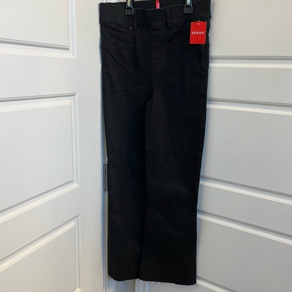 Spanx Cropped Flare Jeans in Washed Black, Size XS/TP - Picture 3 of 8